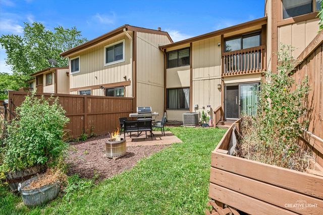659 Glacier Trail, Roselle, IL 60172