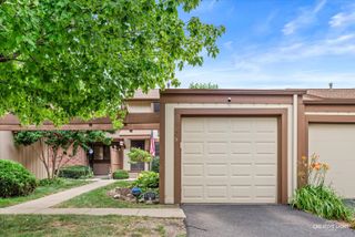 659 Glacier Trail, Roselle, IL 60172