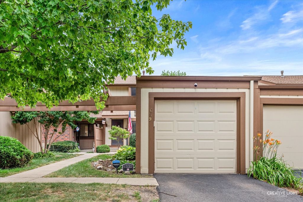 659 Glacier Trail, Roselle, IL 60172