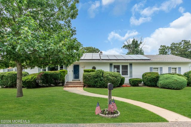 1108 Anchor Avenue, Beachwood, NJ 08722