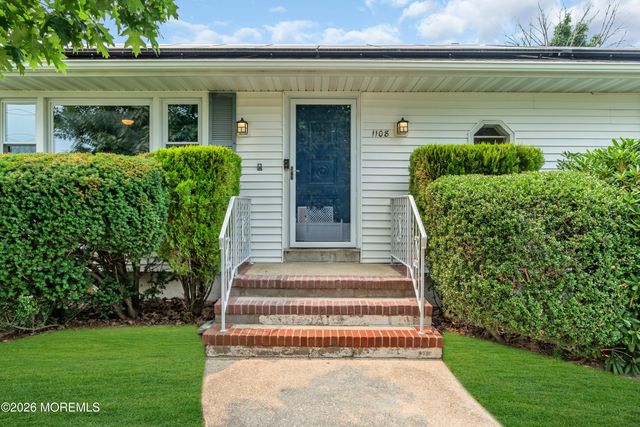 1108 Anchor Avenue, Beachwood, NJ 08722