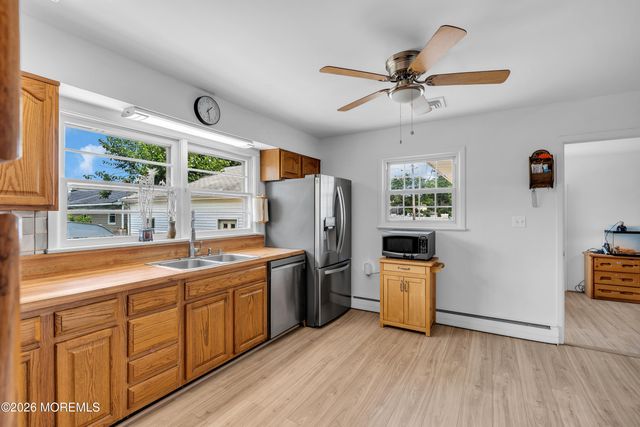1108 Anchor Avenue, Beachwood, NJ 08722