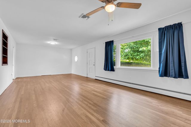 1108 Anchor Avenue, Beachwood, NJ 08722