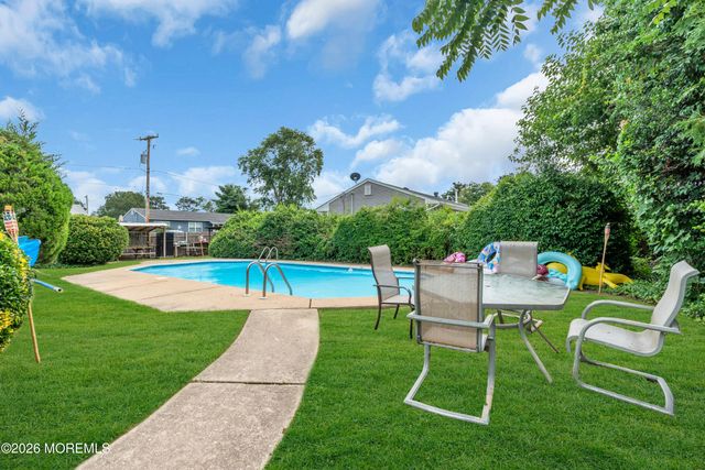 1108 Anchor Avenue, Beachwood, NJ 08722