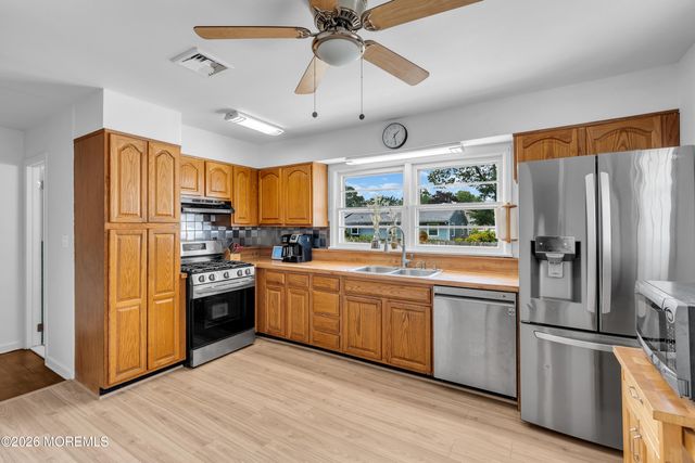 1108 Anchor Avenue, Beachwood, NJ 08722