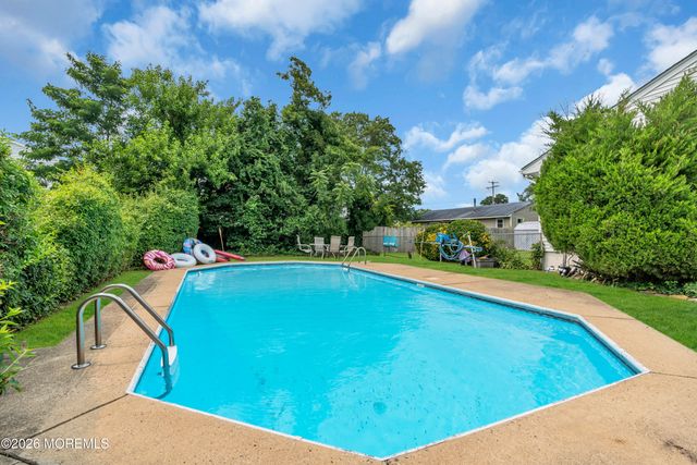 1108 Anchor Avenue, Beachwood, NJ 08722