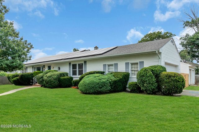 1108 Anchor Avenue, Beachwood, NJ 08722