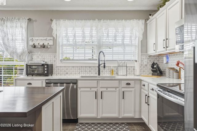 685 Lincoln Trace, Taylorsville, KY 40071