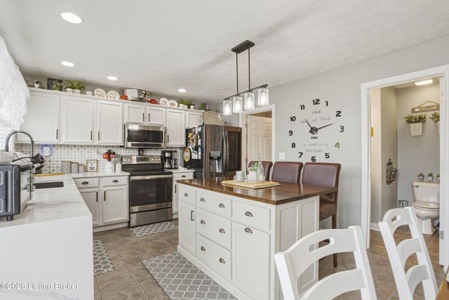 685 Lincoln Trace, Taylorsville, KY 40071