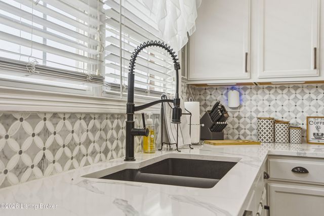 685 Lincoln Trace, Taylorsville, KY 40071