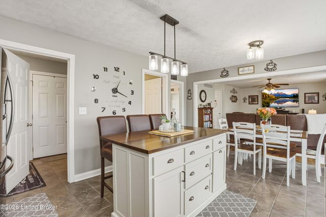 685 Lincoln Trace, Taylorsville, KY 40071