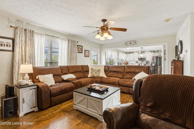 685 Lincoln Trace, Taylorsville, KY 40071