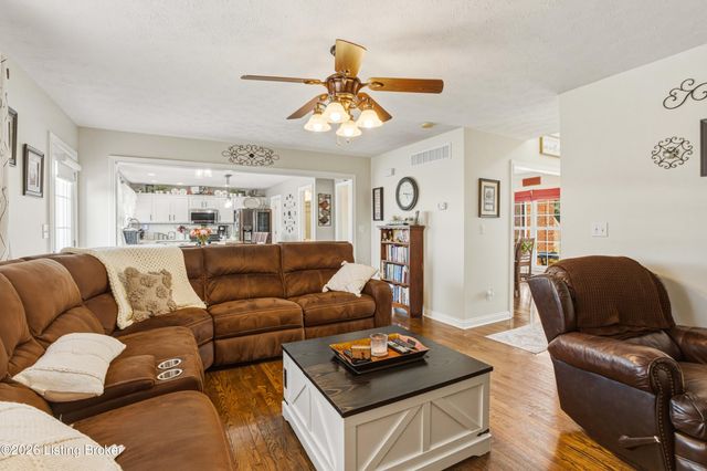 685 Lincoln Trace, Taylorsville, KY 40071