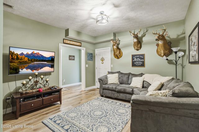 685 Lincoln Trace, Taylorsville, KY 40071