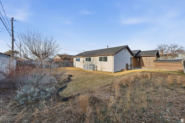 1062 E DIAMOND WAY, Sandy, UT 84094