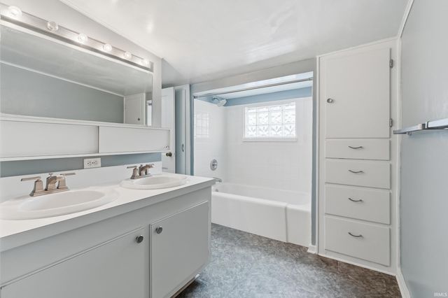 708 E Center Street, Warsaw, IN 46580