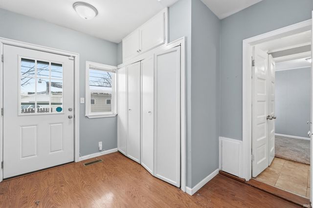 708 E Center Street, Warsaw, IN 46580