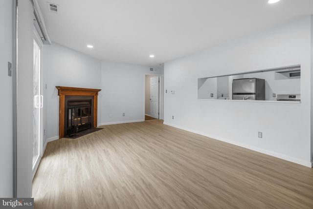 604 WOODHOLLOW DR, Marlton, NJ 08053
