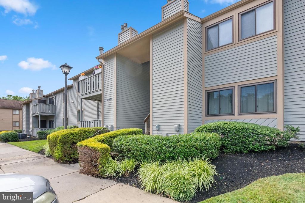 604 WOODHOLLOW DR, Marlton, NJ 08053
