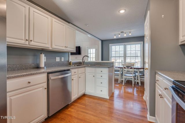 102 Wyntuck Lane, Johnson City, TN 37615