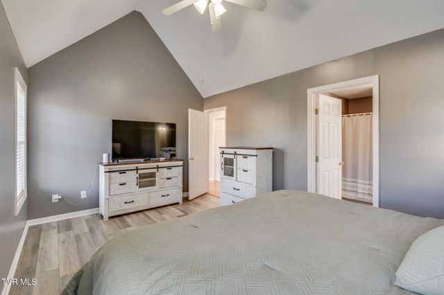 102 Wyntuck Lane, Johnson City, TN 37615