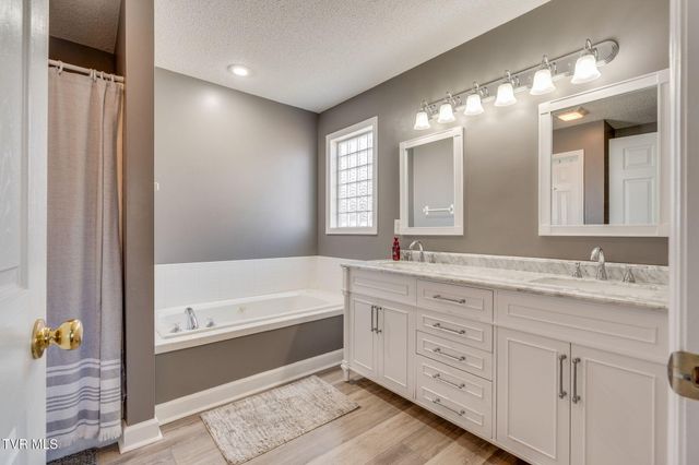 102 Wyntuck Lane, Johnson City, TN 37615