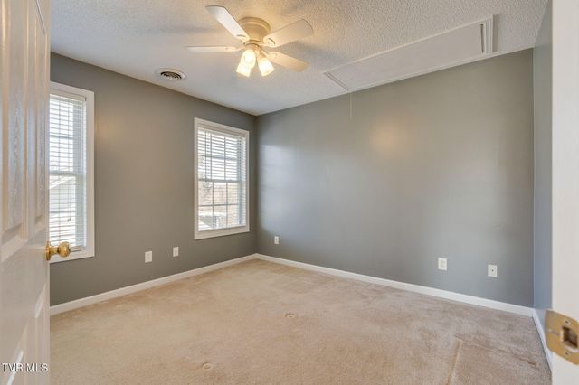 102 Wyntuck Lane, Johnson City, TN 37615