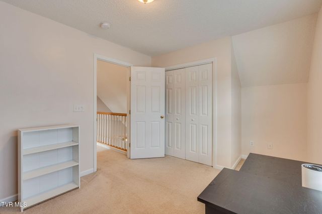 102 Wyntuck Lane, Johnson City, TN 37615