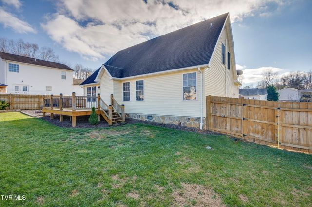 102 Wyntuck Lane, Johnson City, TN 37615