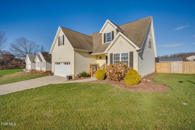 102 Wyntuck Lane, Johnson City, TN 37615