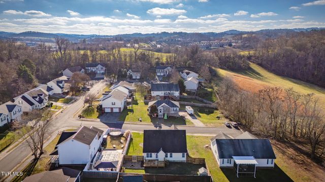 102 Wyntuck Lane, Johnson City, TN 37615