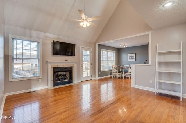 102 Wyntuck Lane, Johnson City, TN 37615