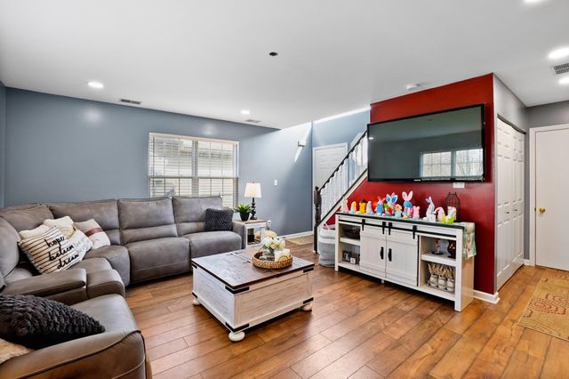 6924 Swan Lane, Schererville, IN 46375