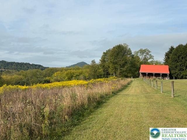 220 Dietrich Road, Albany Twp, PA 19529