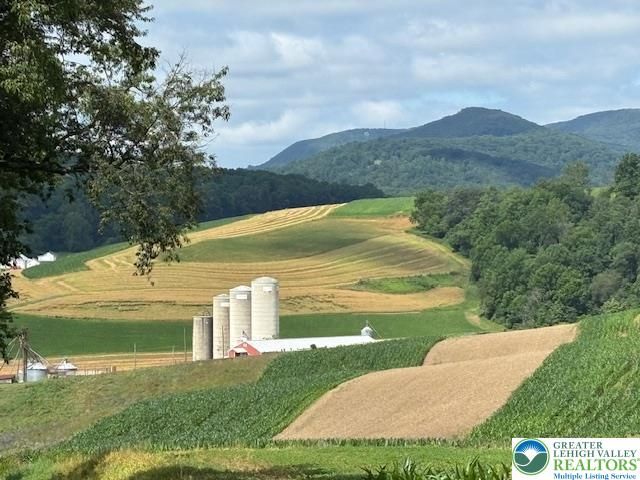 220 Dietrich Road, Albany Twp, PA 19529