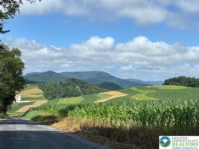 220 Dietrich Road, Albany Twp, PA 19529