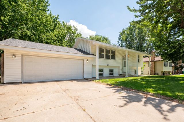 8031 Jefferson Street NE, Spring Lake Park, MN 55432