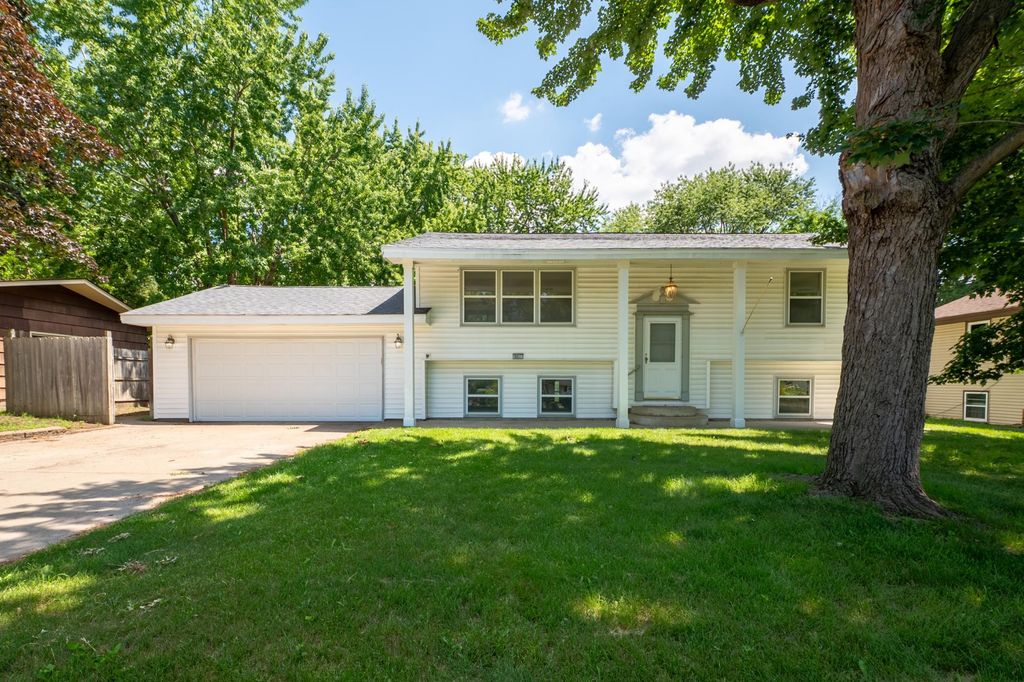 8031 Jefferson Street NE, Spring Lake Park, MN 55432