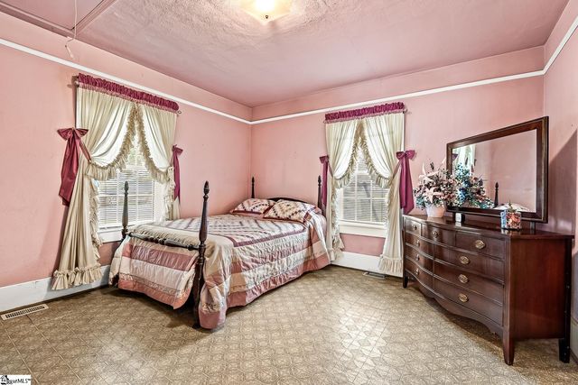 304 S 6th Street, Easley, SC 29640