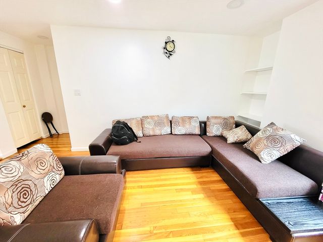 51 Colborne Rd 1, Boston, MA 02135