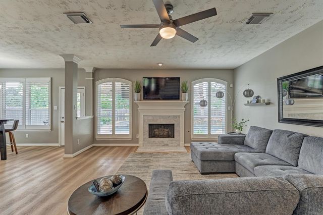 30 Rowan Tree Place, The Woodlands, TX 77384