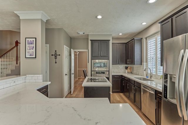 30 Rowan Tree Place, The Woodlands, TX 77384
