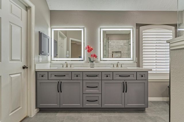 30 Rowan Tree Place, The Woodlands, TX 77384