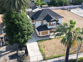 2586 University, Riverside, CA 92507
