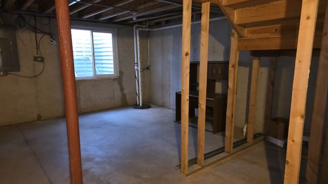 434 VAUGHN Circle, Aurora, IL 60502