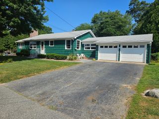90 Westwood Drive, Groton, CT 06340