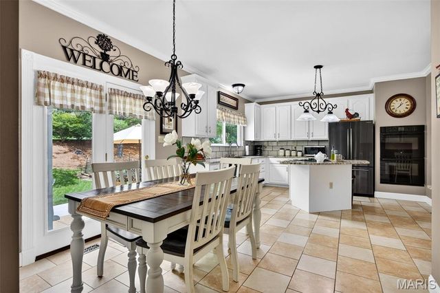 255 Towers Creek Place, St Charles, MO 63304