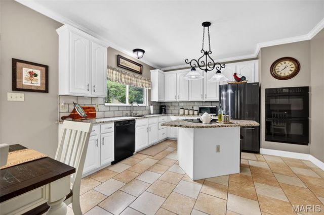 255 Towers Creek Place, St Charles, MO 63304