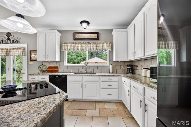 255 Towers Creek Place, St Charles, MO 63304