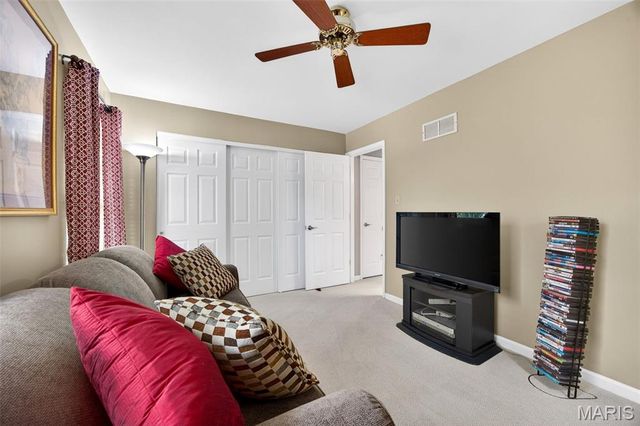 255 Towers Creek Place, St Charles, MO 63304